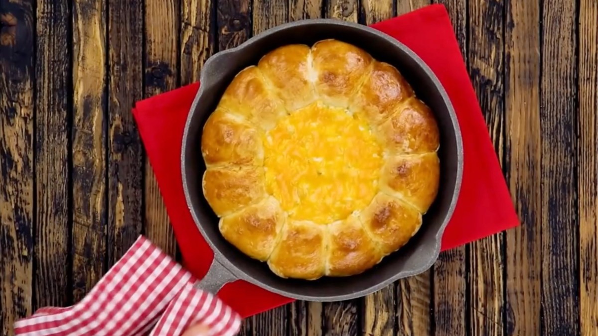 Beer & Cheese Dip Loaf